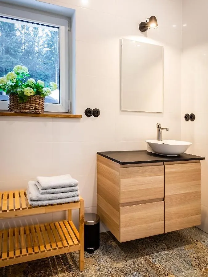 Apartamenty Stacja Huta 斯克拉斯卡波伦巴 波兰