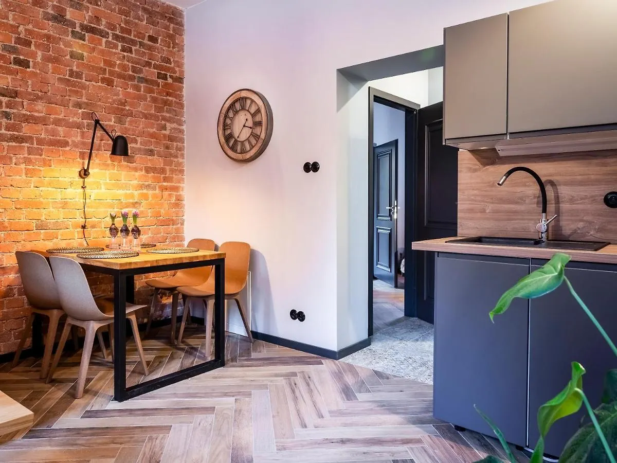 公寓 Apartamenty Stacja Huta 斯克拉斯卡波伦巴 波兰